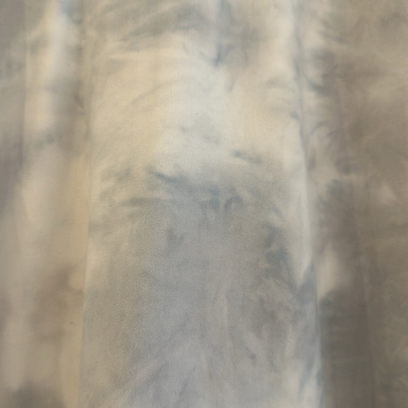 Super soft and stretchy hooded pull over - Picture 2 of 3